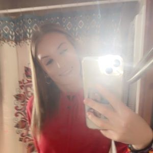 Meet your Posher, Chloe